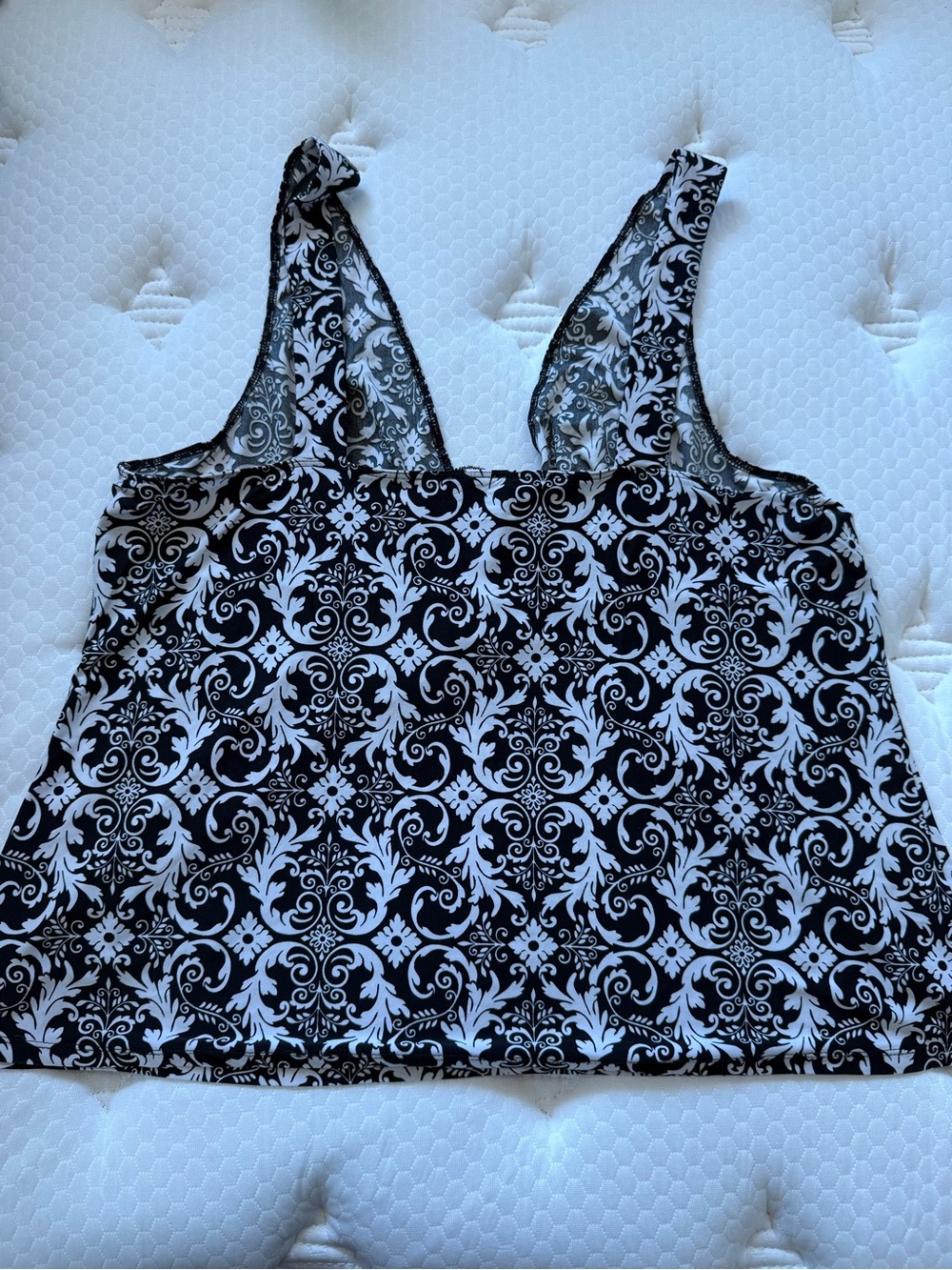 Black & White Lace-Trim V-Neck Women's Tank Top - Picture 5 of 5